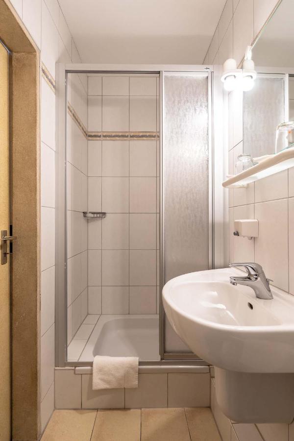 פייטינג Hotel-Gasthof Zum Dragoner מראה חיצוני תמונה