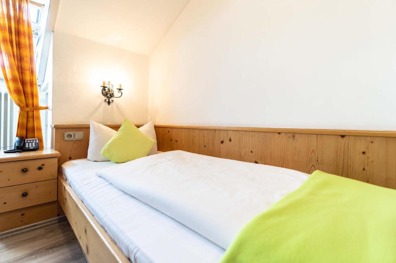 פייטינג Hotel-Gasthof Zum Dragoner מראה חיצוני תמונה