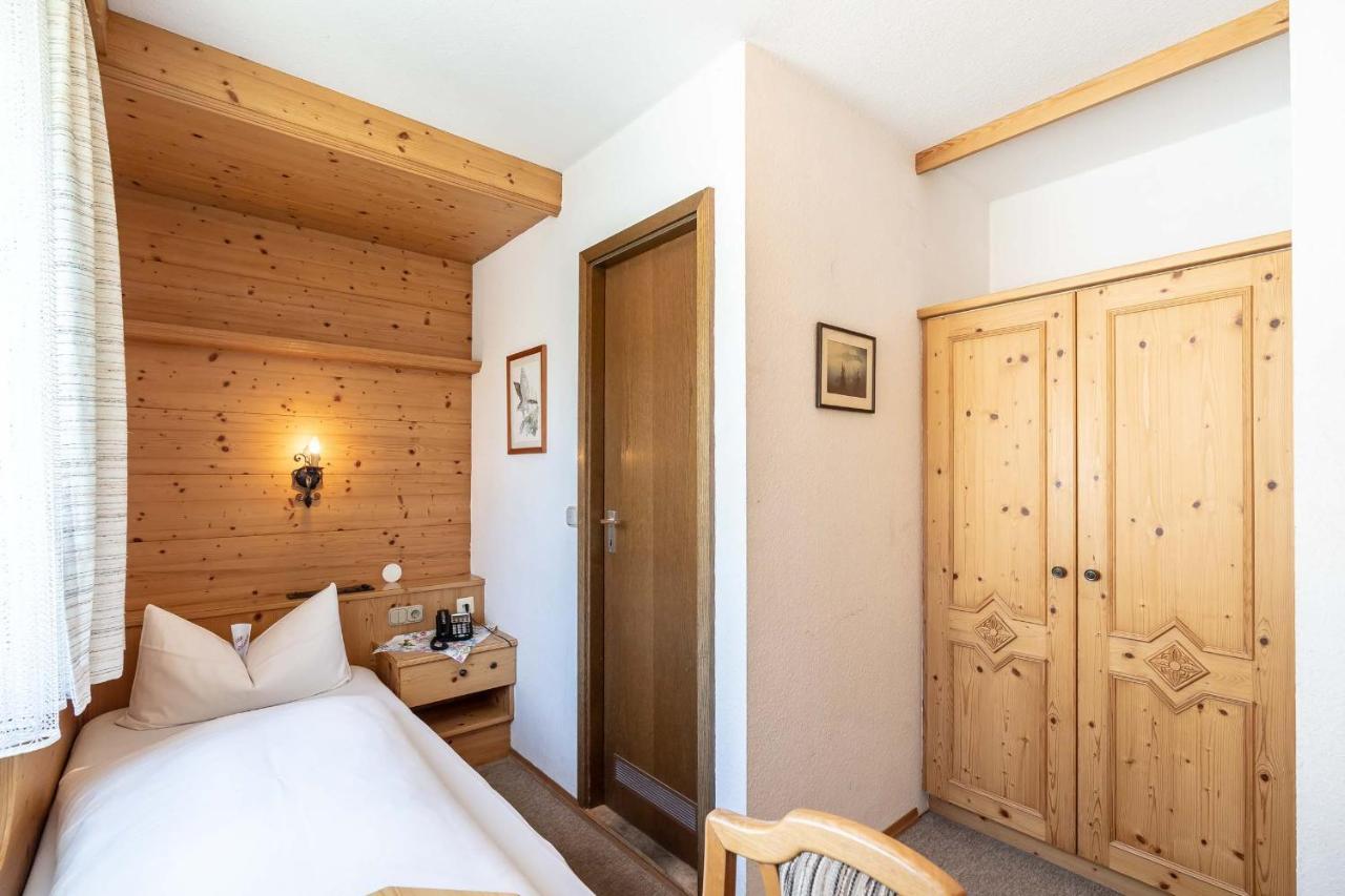 פייטינג Hotel-Gasthof Zum Dragoner מראה חיצוני תמונה