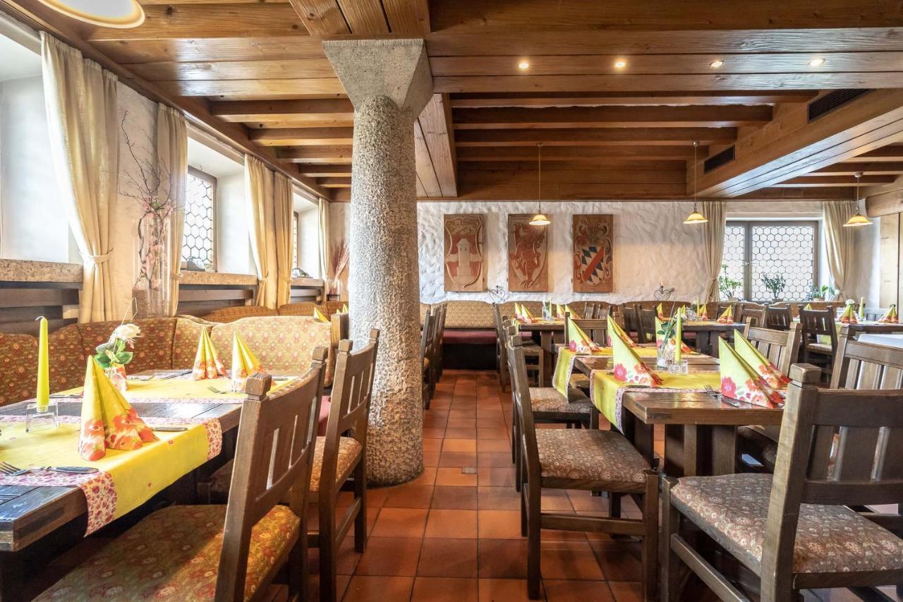 פייטינג Hotel-Gasthof Zum Dragoner מראה חיצוני תמונה
