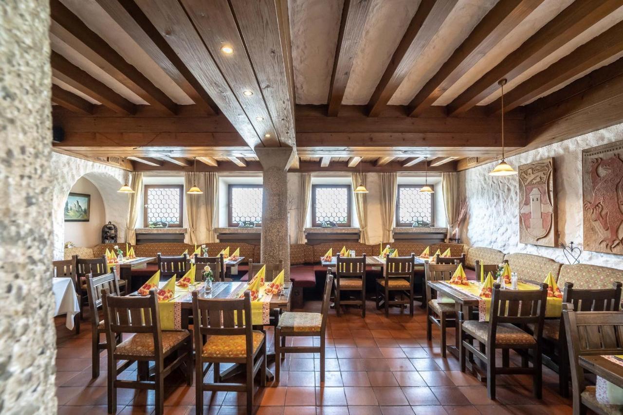 פייטינג Hotel-Gasthof Zum Dragoner מראה חיצוני תמונה